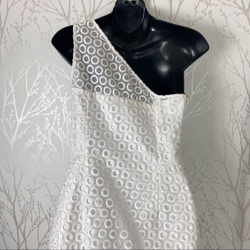 LILY PULITZER One Shoulder White Eyelet Sheath Dress 2 Cocktail Wedding Crochet - Picture 7 of 13
